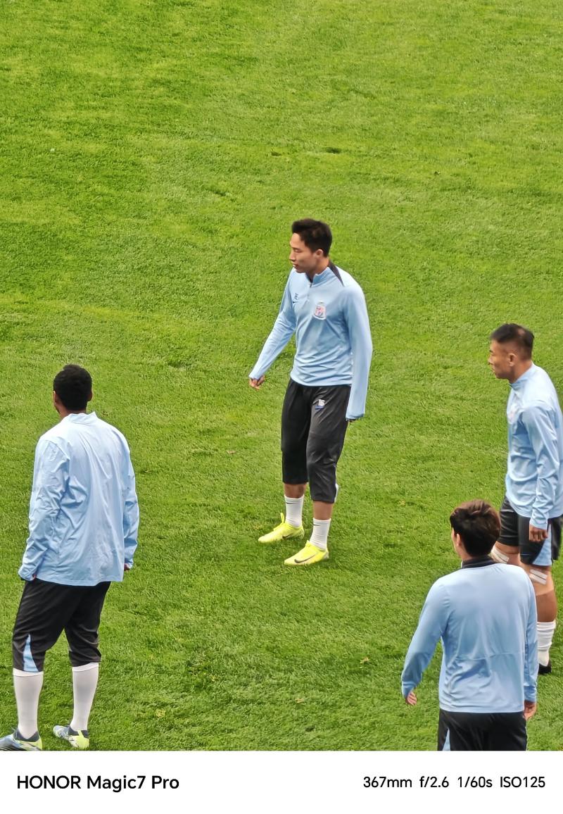 就在本周日，中超争冠大战，国安和申花有主场优势，CCTV播两场