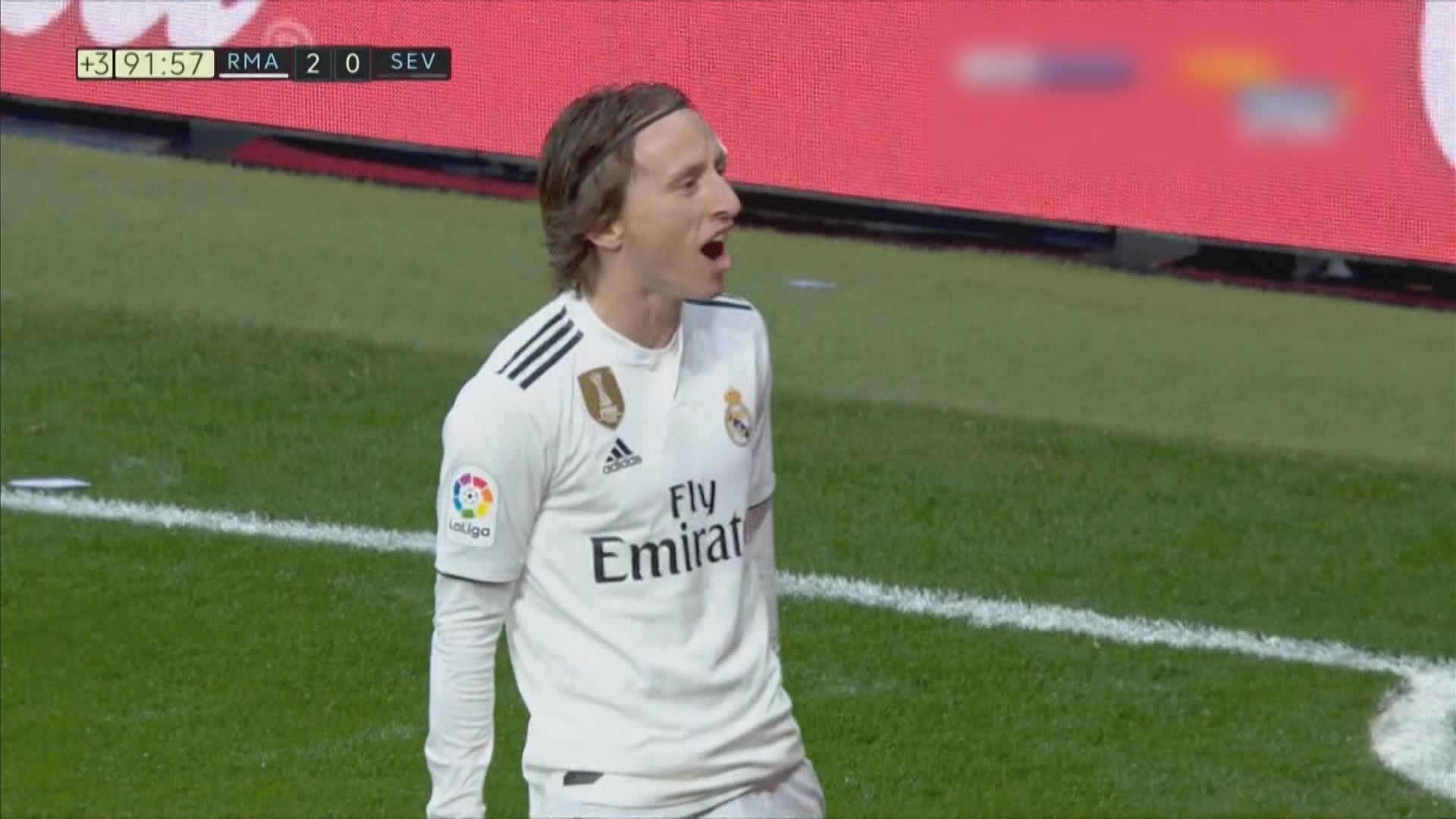 西甲联赛前瞻：阿拉维斯主场迎战塞维利亚，火花四溅的巅峰对决