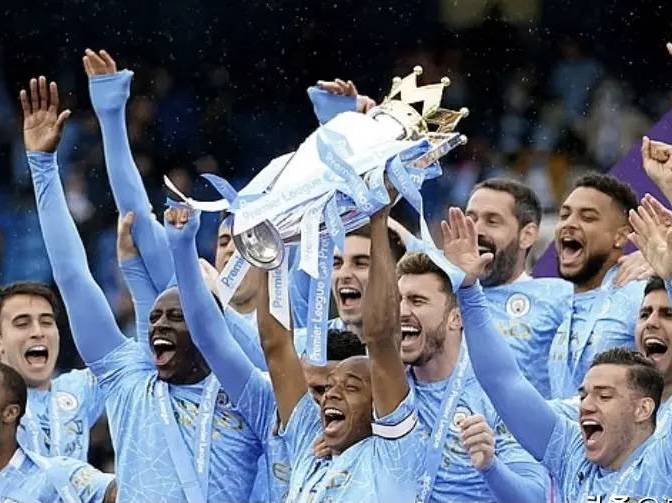 曼联球衣更换风波：B费不满，加纳乔未出场，队规之严再引争议